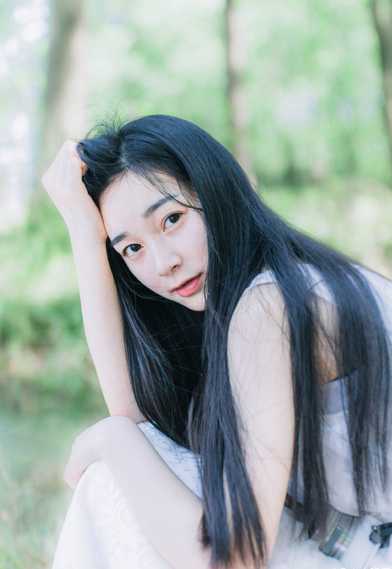 曾经的陌生不代表永恒，不经意间，某种感觉的默契延续了你我的友情，虽说网络是虚拟的，可是友情并不虚拟，虽然我们为曾谋面，可友情依然曾在，不是吗？每天依然期待你切勤的关怀和真心的祝福，我感恩红尘中有你相伴。